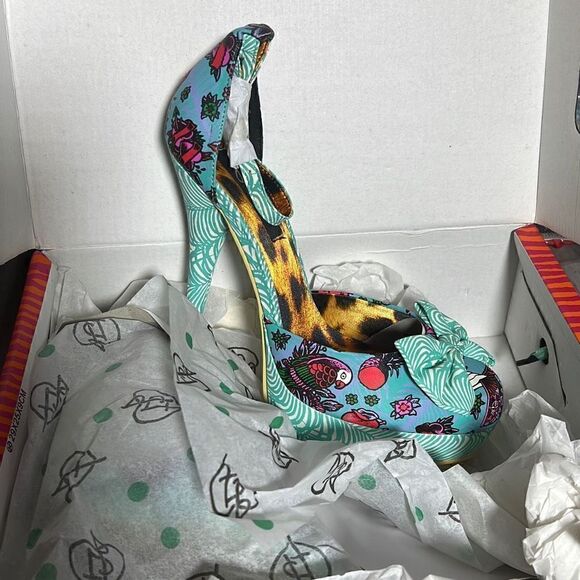 IRON FIST PLATFORM HEELS LOKO KOKO SIZE 7 NIB - Picture 1 of 8